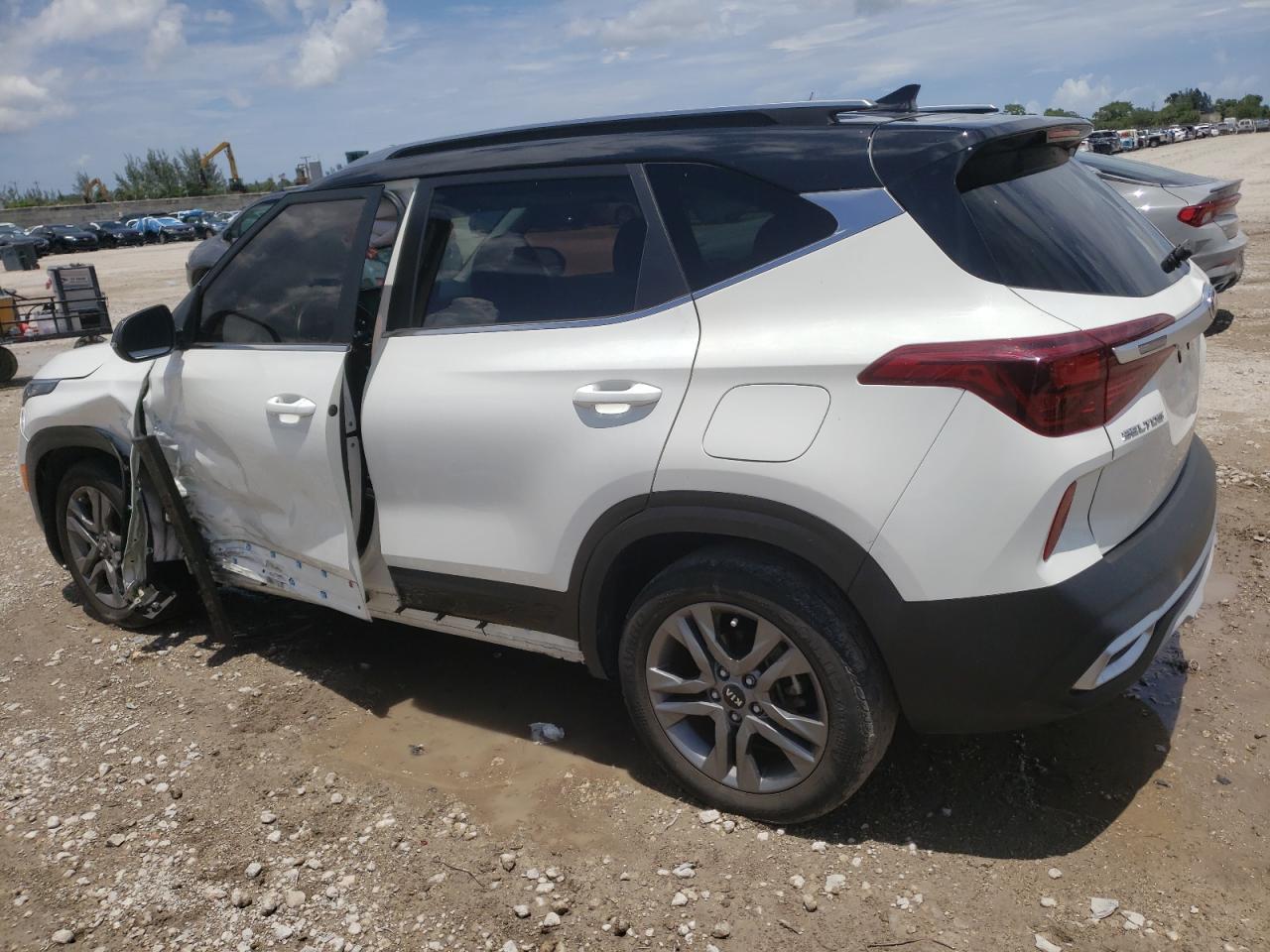 2021 Kia Seltos S - Фото 2