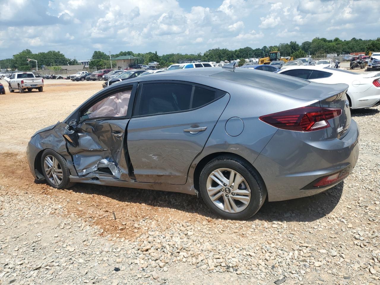 2019 Hyundai Elantra Sel - Фото 2