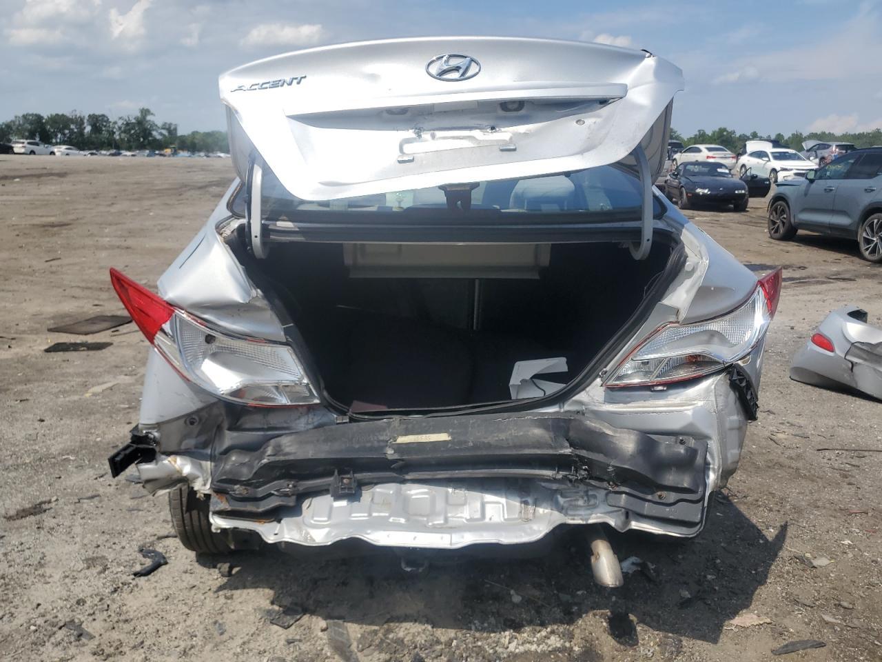 2017 Hyundai Accent Se - Фото 6