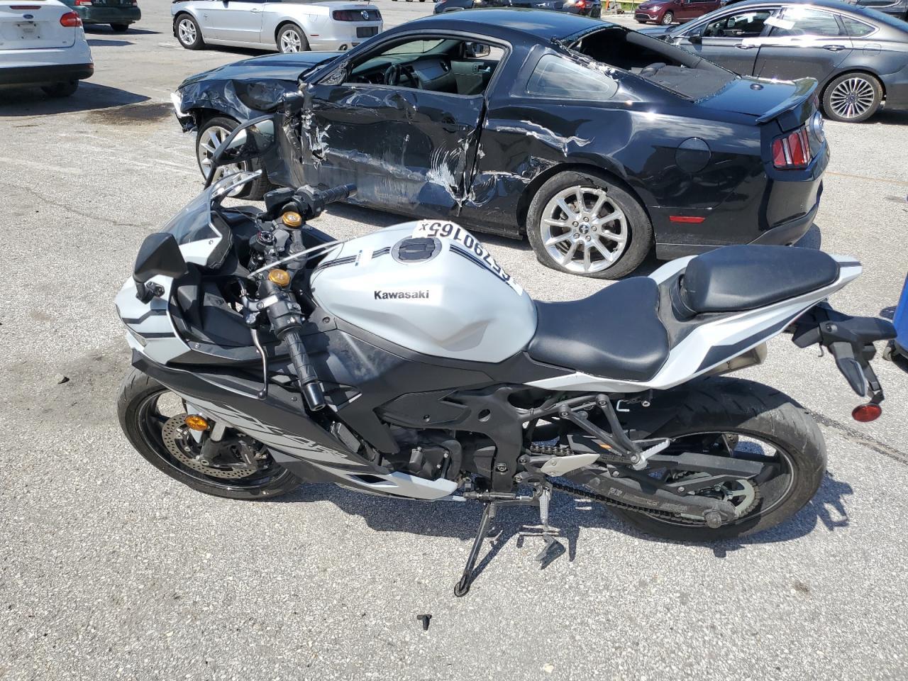 2025 Kawasaki Zx400 S - Image 3