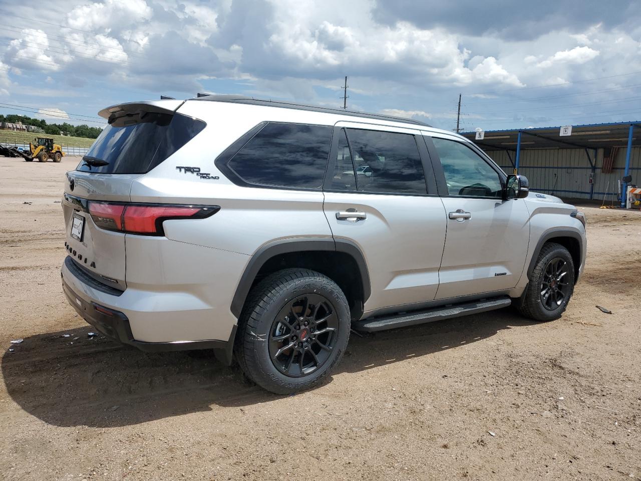 2025 Toyota Sequoia Sr5 - Фото 3