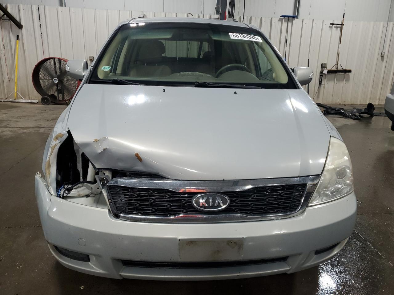 2012 Kia Sedona Lx - Image 5