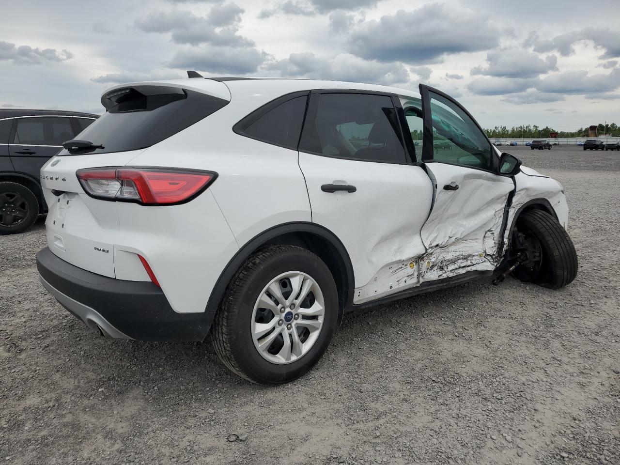 2022 Ford Escape S - Фото 3
