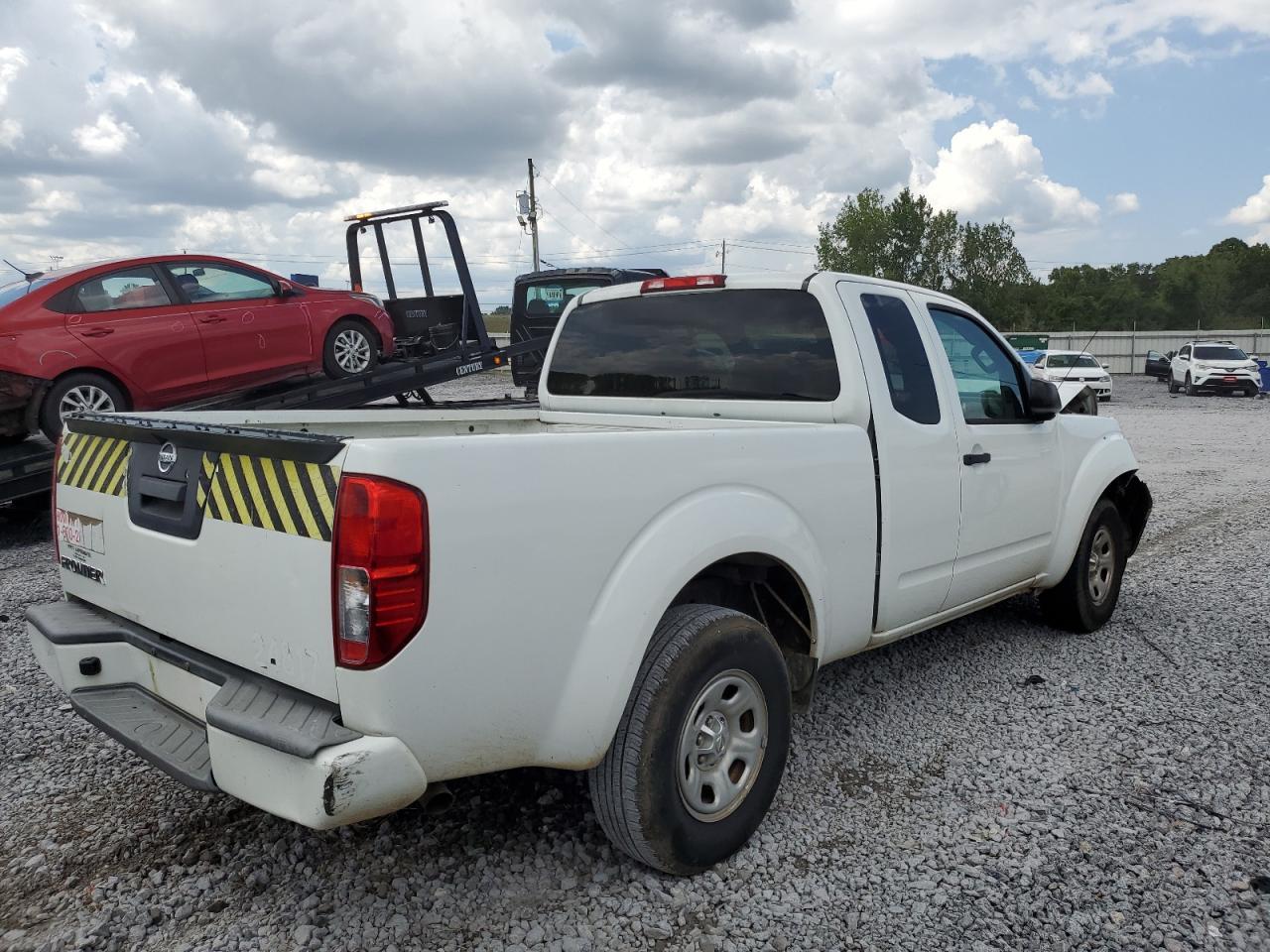 2017 Nissan Frontier S - Фото 3