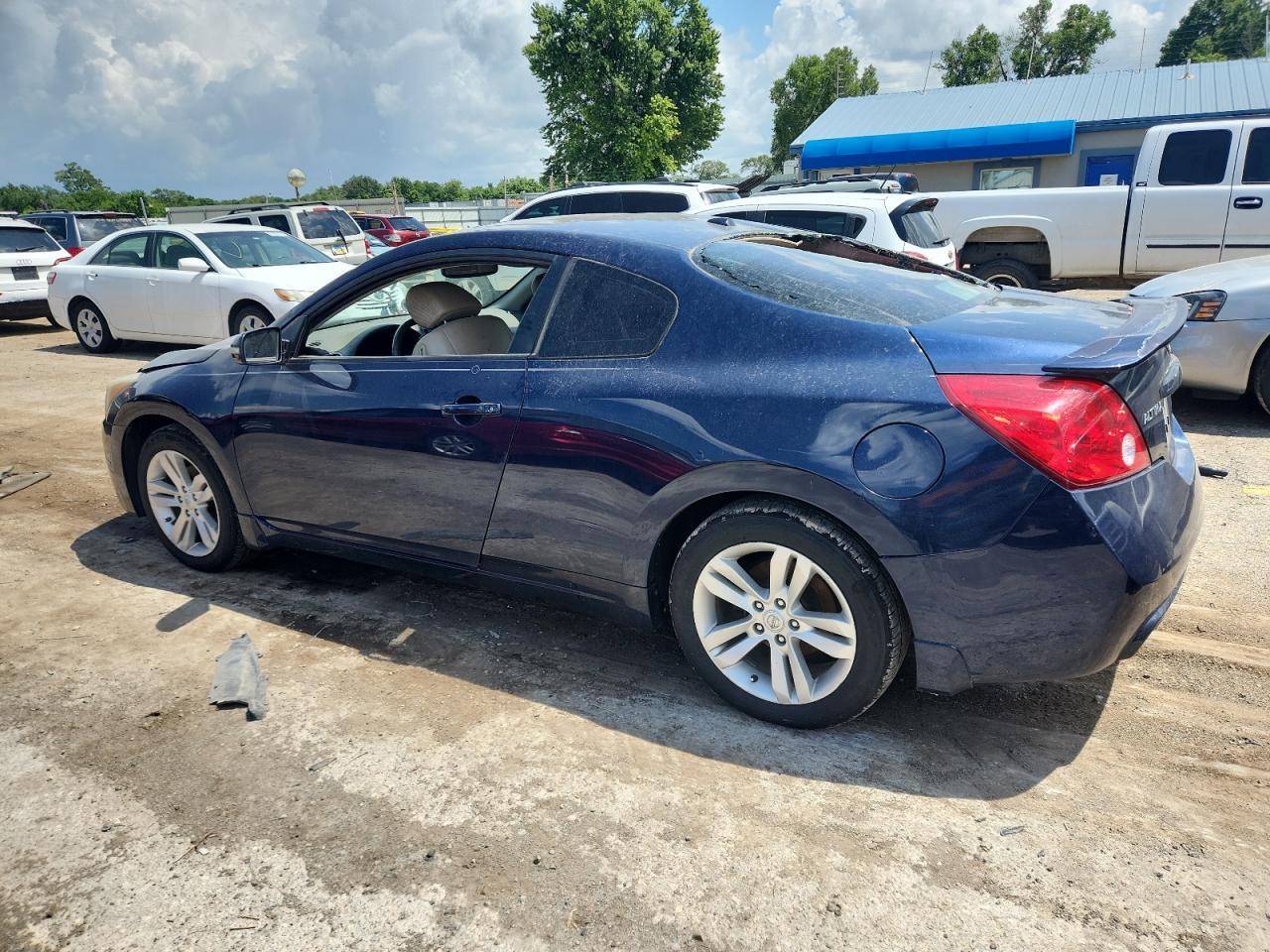 2012 Nissan Altima S - Image 2
