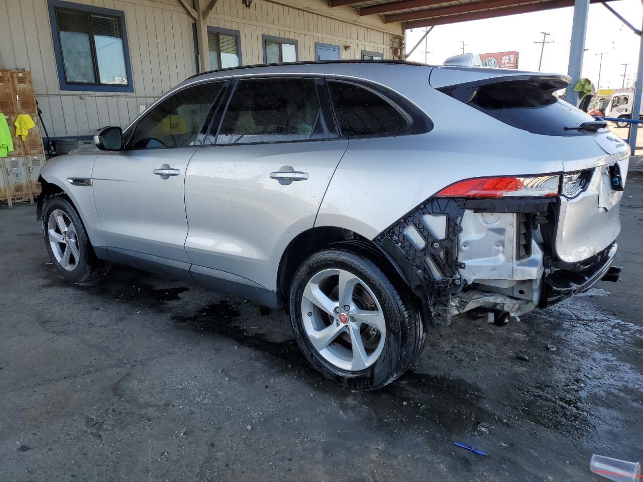 2017 Jaguar F-Pace Premium - Фото 2