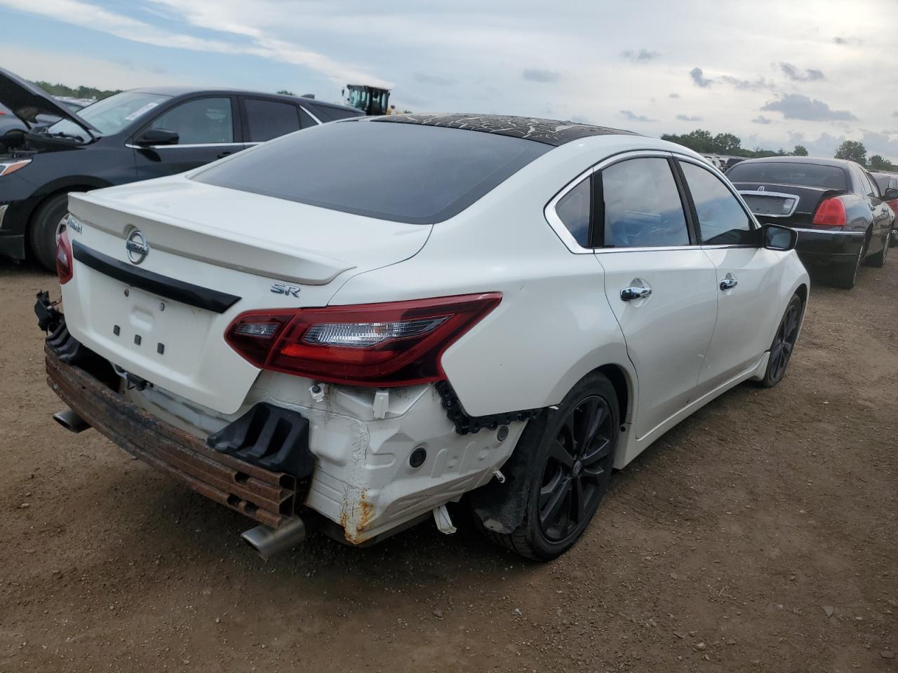 2017 Nissan Altima 2.5 - Фото 3