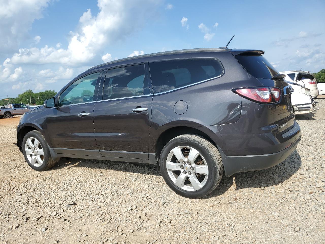 2017 Chevrolet Traverse Lt - Image 2