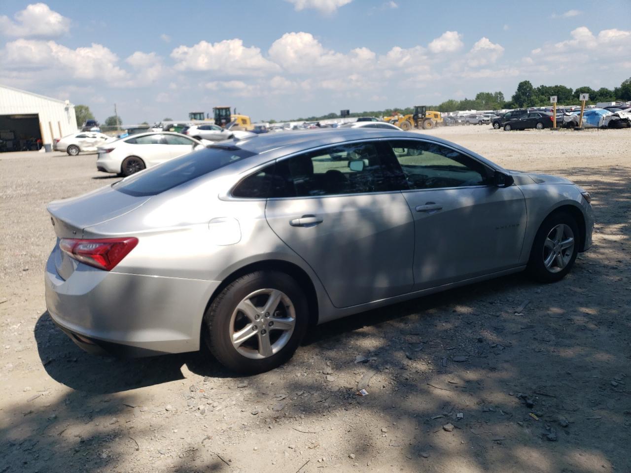 2022 Chevrolet Malibu Lt - Фото 3