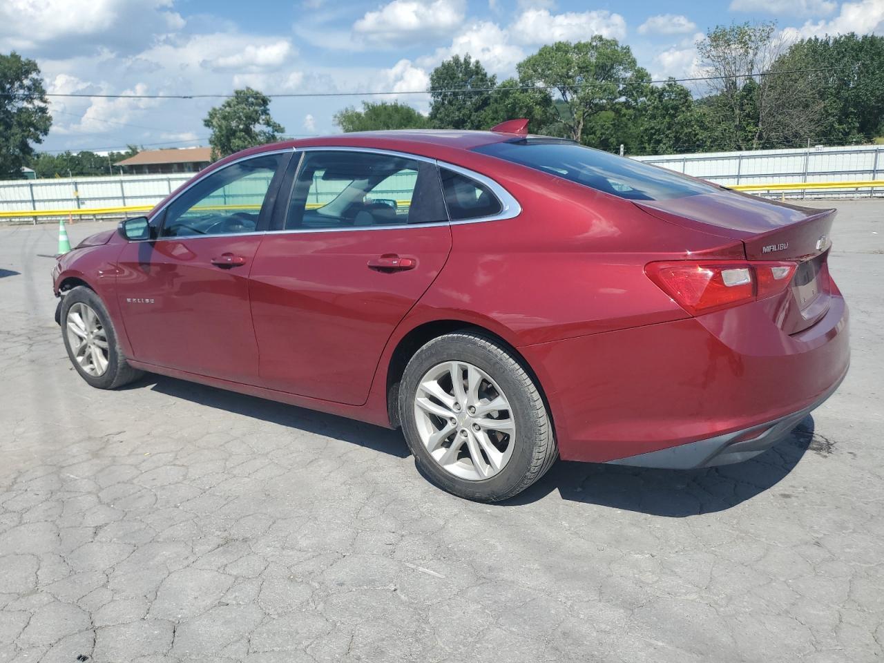 2017 Chevrolet Malibu Lt - Image 2