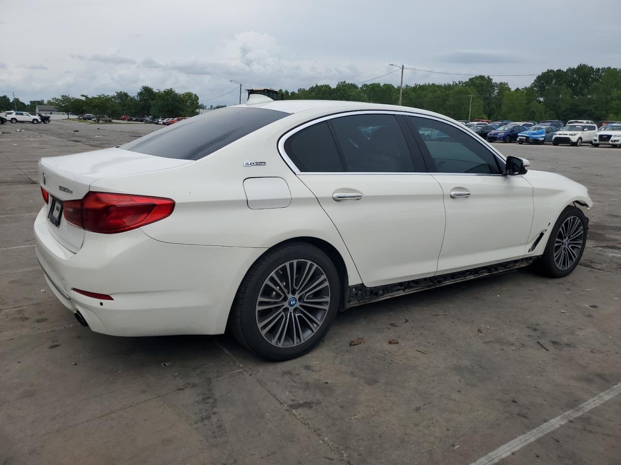 2018 BMW 530Xe - Фото 3