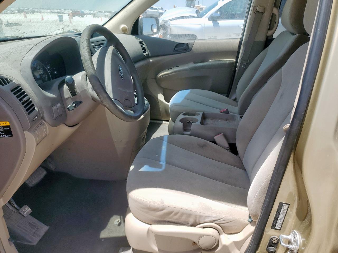 2010 Kia Sedona Lx - Фото 7