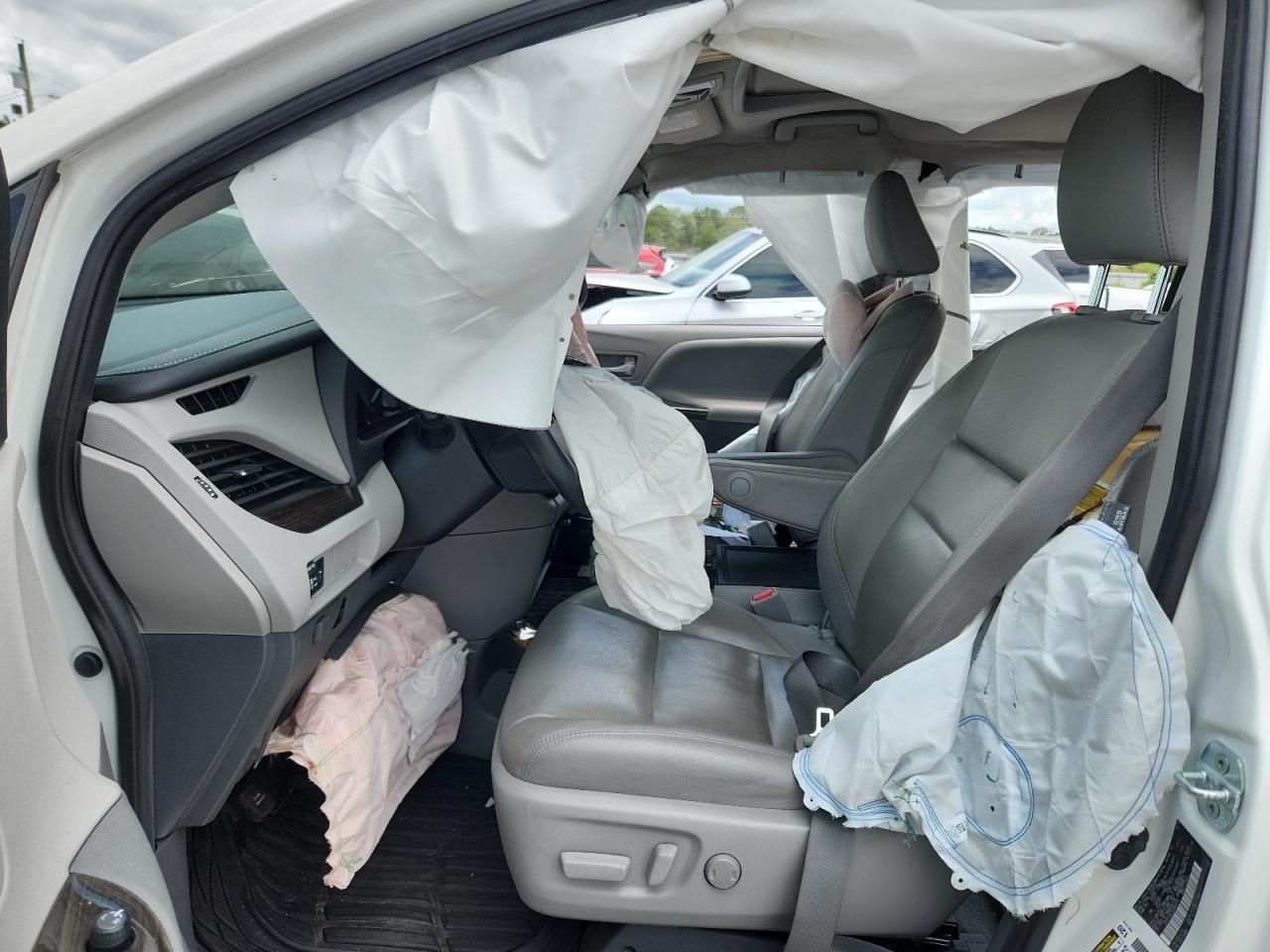 2020 Toyota Sienna Xle - Фото 7