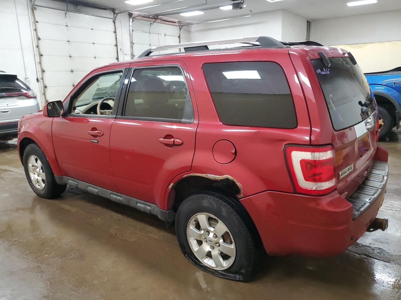 2011 Ford Escape Limited - Фото 2