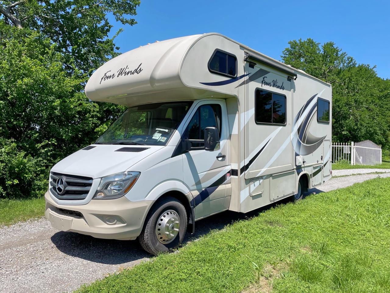 2017 Mercedes-Benz Sprinter 3500 - Фото 2