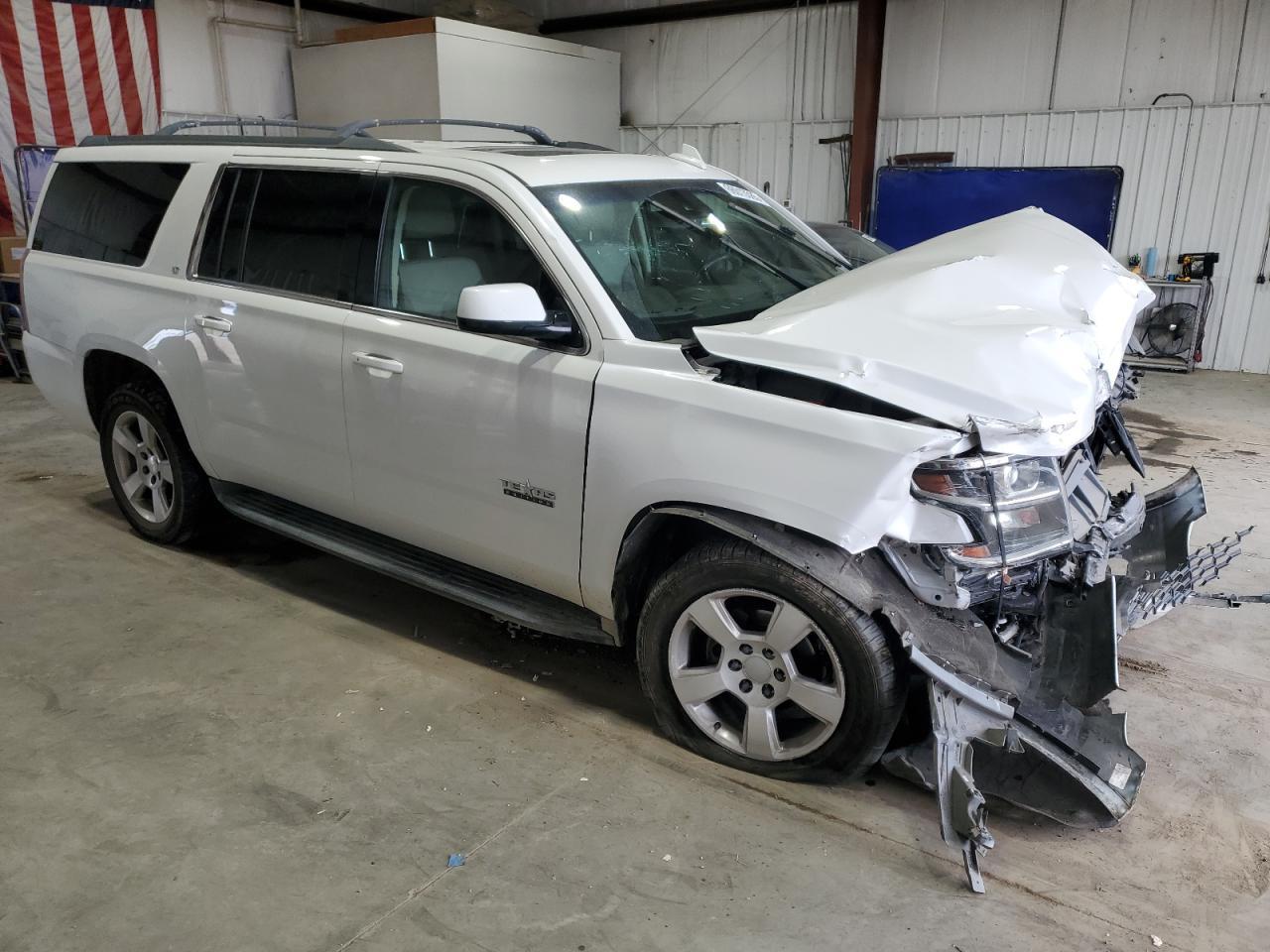 2016 Chevrolet Suburban C1500 Lt - Image 4