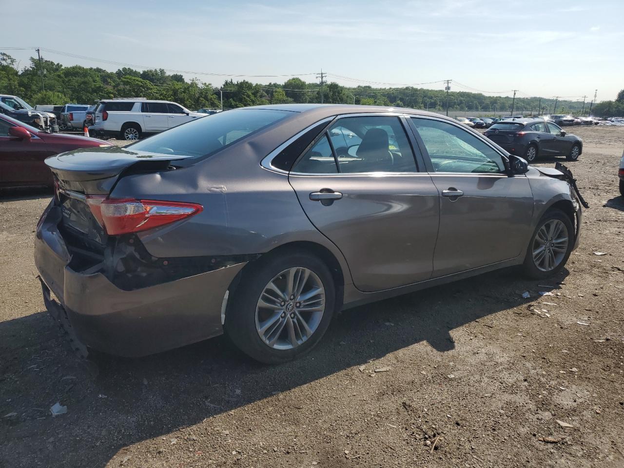 2016 Toyota Camry Le - Image 3