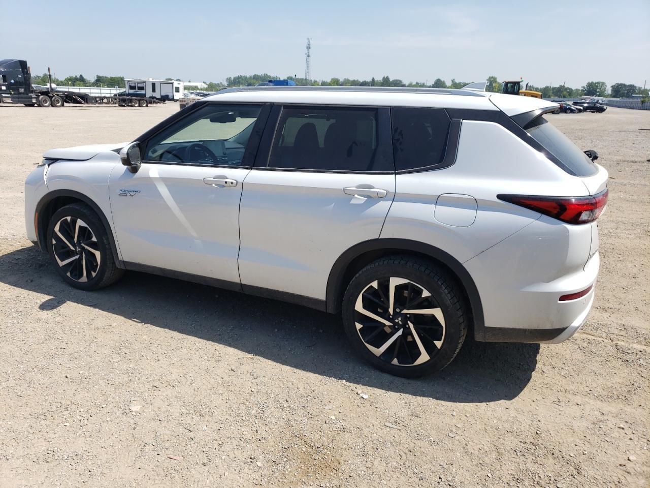 2023 Mitsubishi Outlander Se - Фото 2