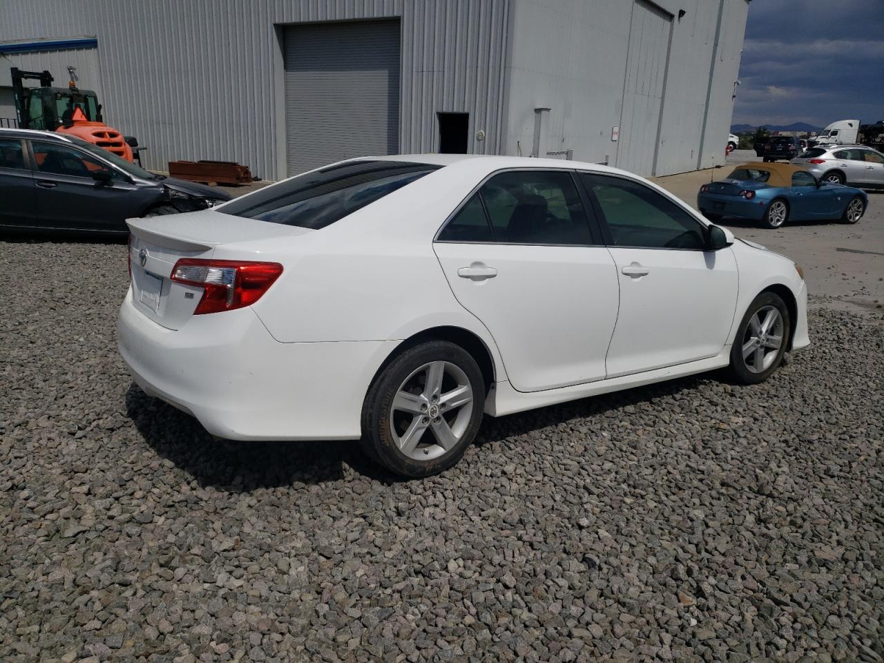 2012 Toyota Camry Se - Image 3
