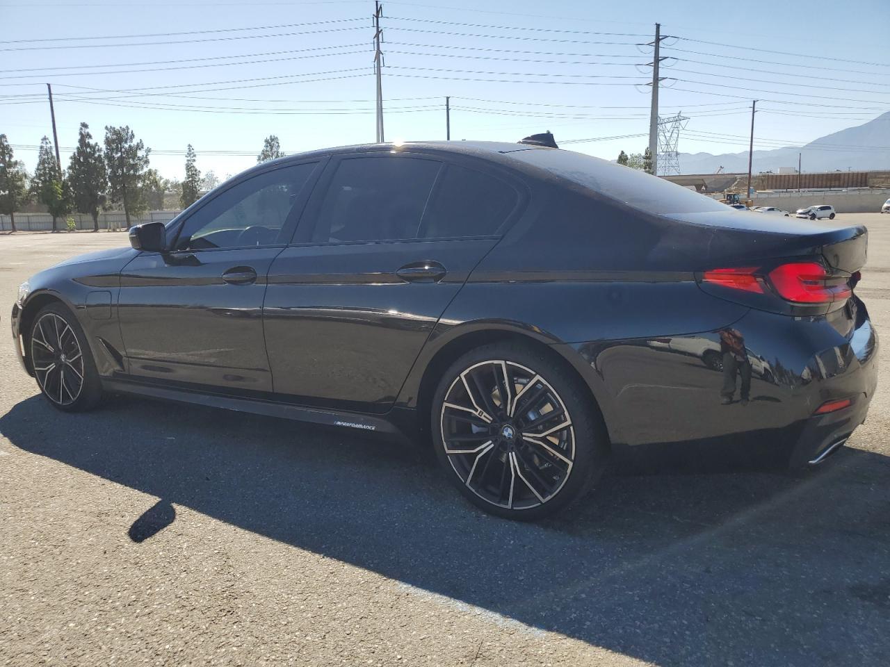 2021 BMW 530E - Image 2
