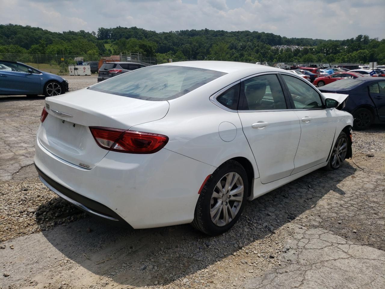 2015 Chrysler 200 Limited - Фото 3