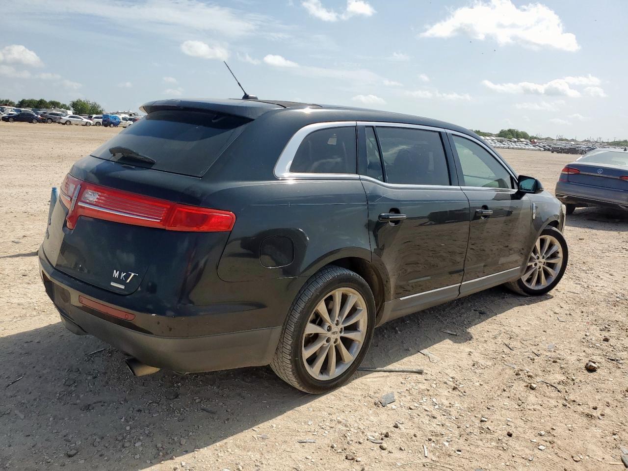 2012 Lincoln Mkt - Image 3