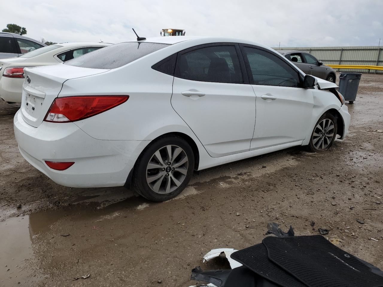 2017 Hyundai Accent Se - Фото 3