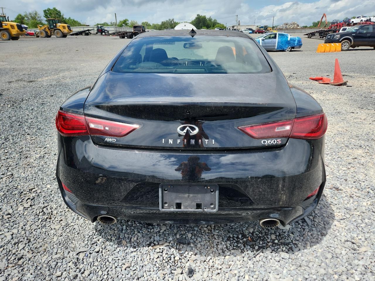2017 Infiniti Q60 Red Sport 400 - Фото 6
