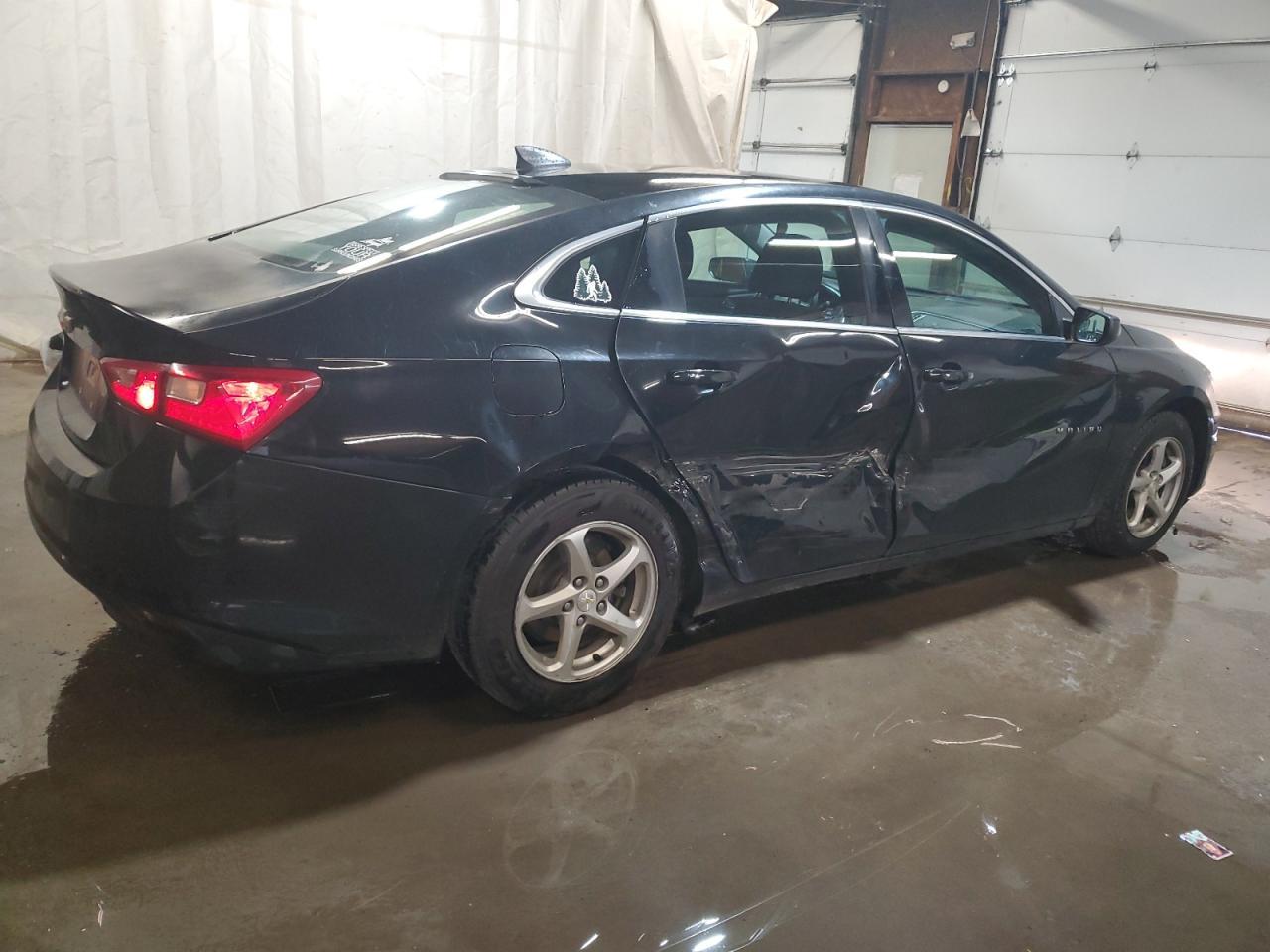 2017 Chevrolet Malibu Ls - Фото 3