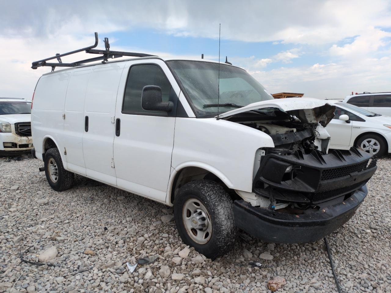 2009 Chevrolet Express G2500 - Image 4