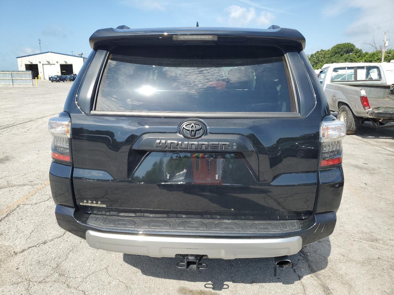 2024 Toyota 4Runner Sr5 Premium - Image 6