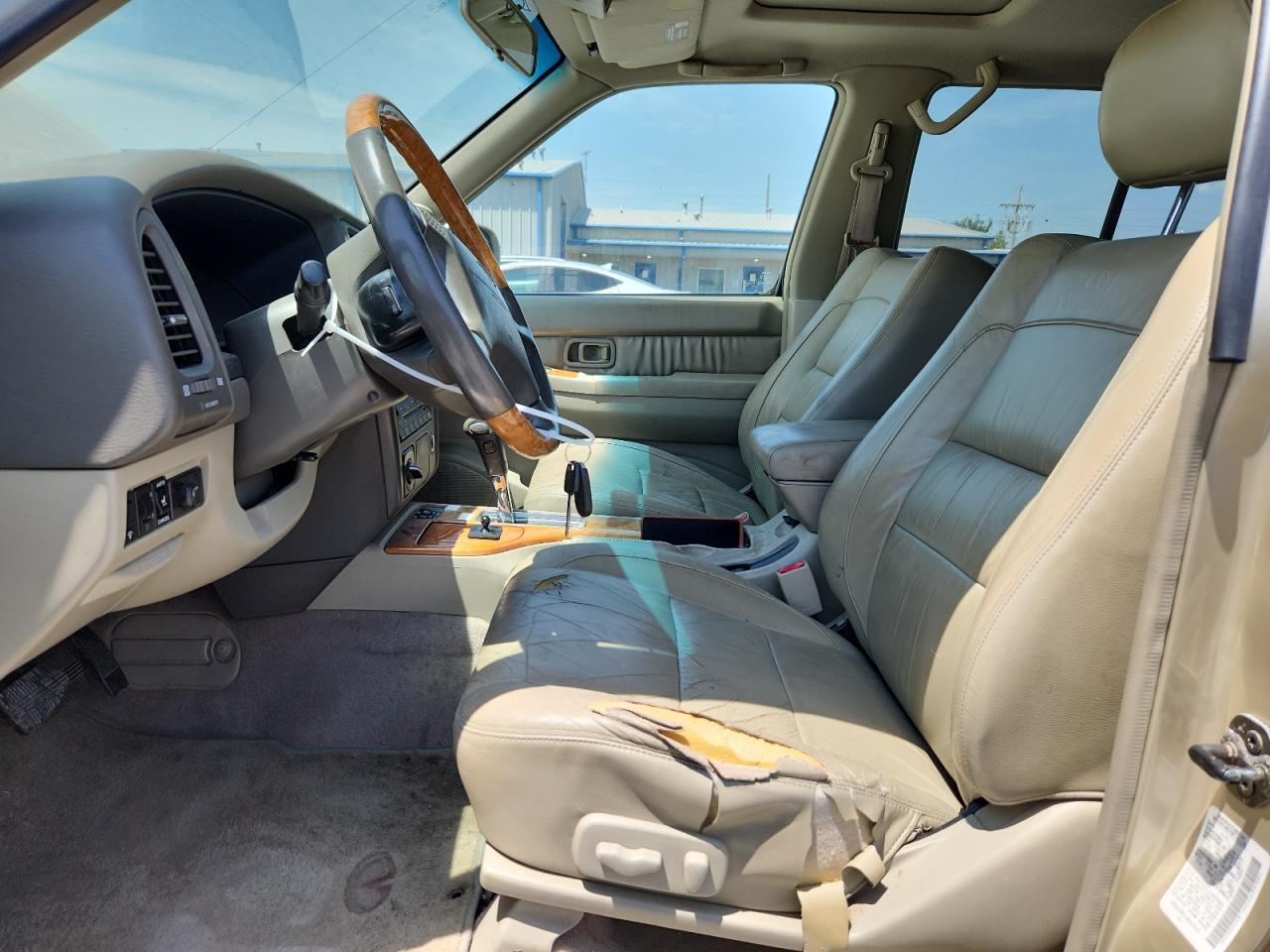 2001 Infiniti Qx4 - Image 7