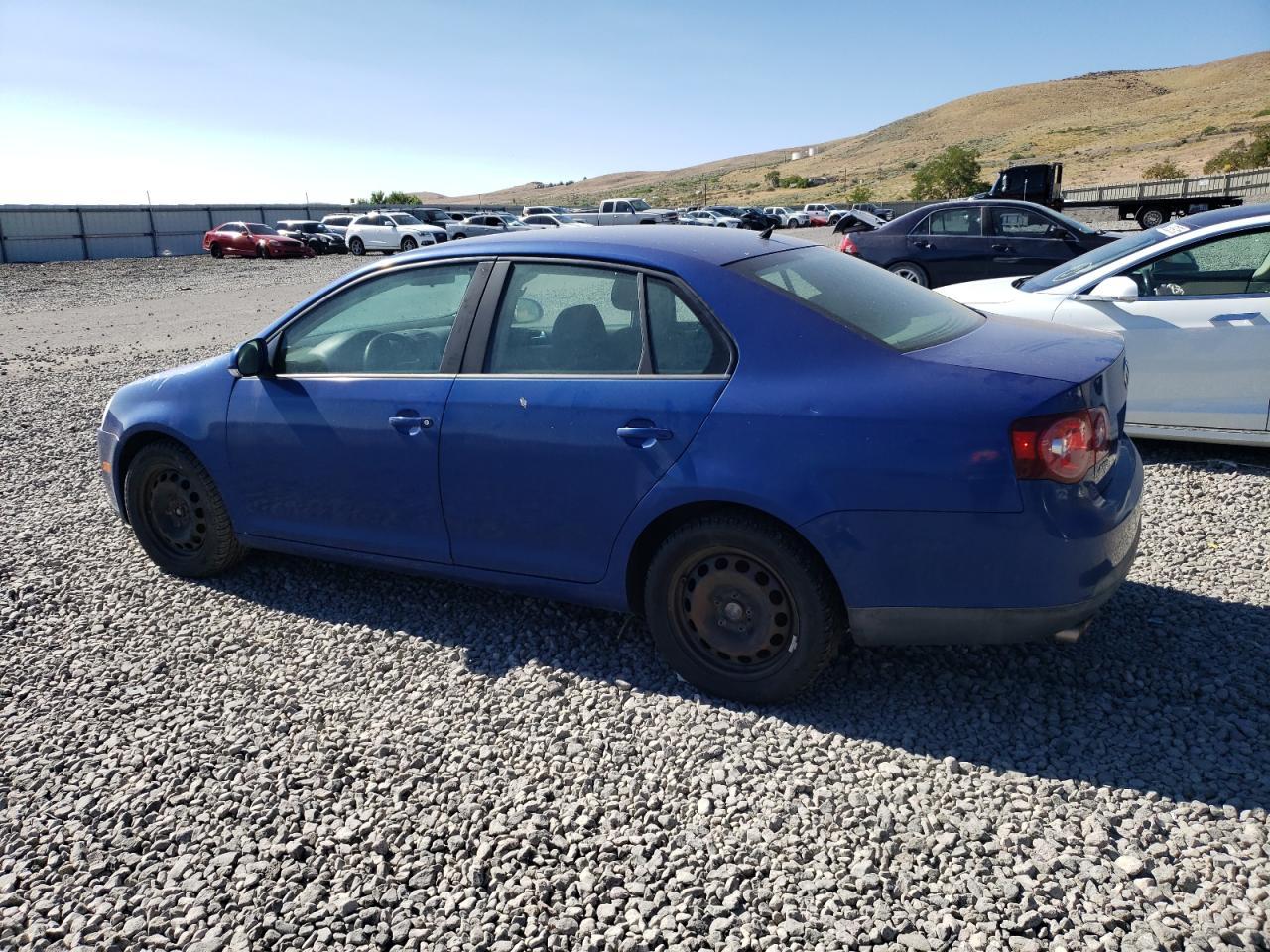 2008 Volkswagen Jetta S - Image 2