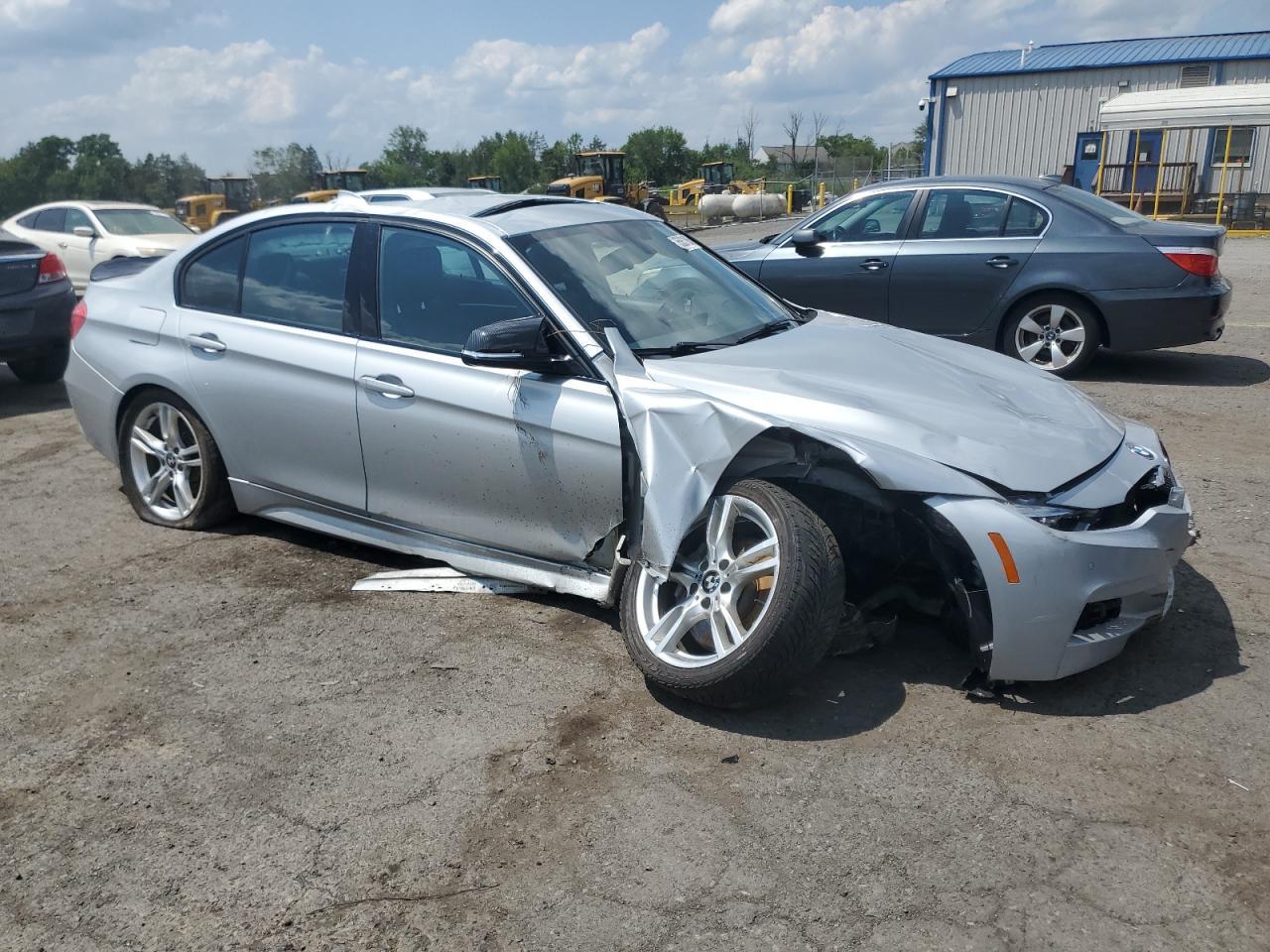 2018 BMW 330 Xi - Фото 4