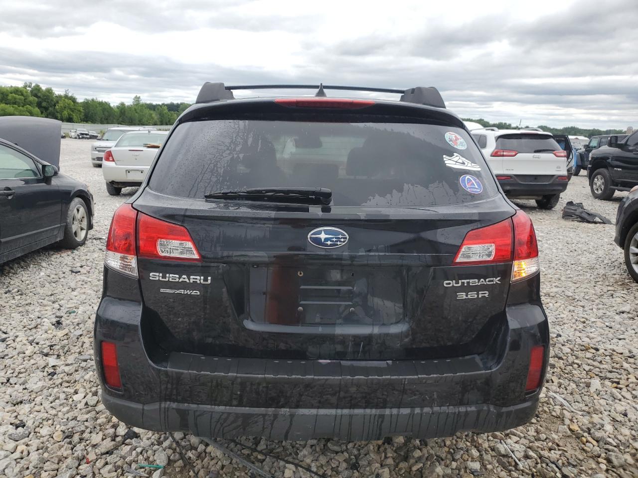 2013 Subaru Outback 3.6R Limited - Image 6