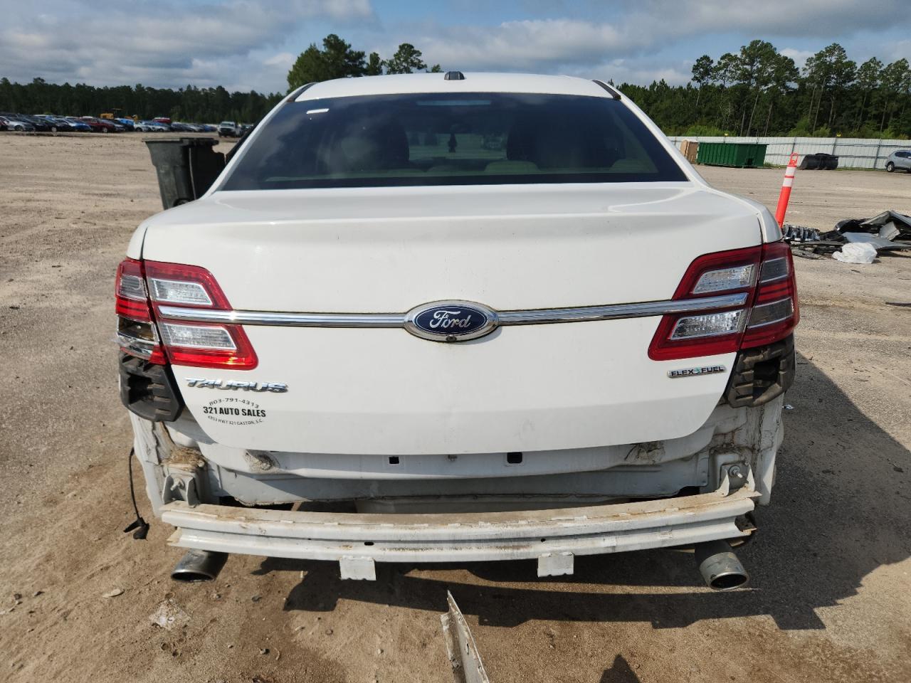 2015 Ford Taurus Se - Фото 6