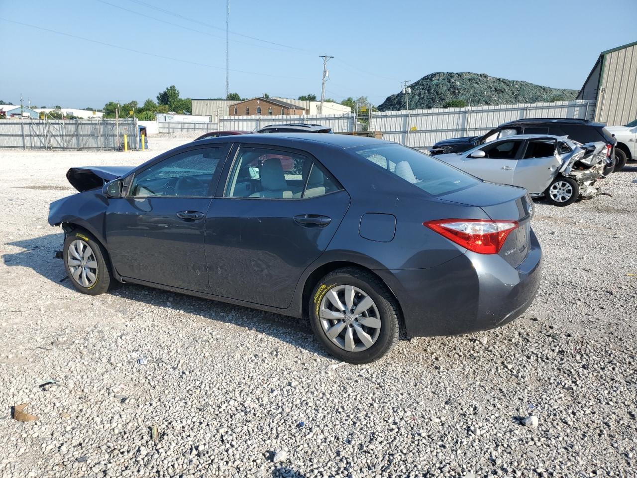 2015 Toyota Corolla L - Фото 2