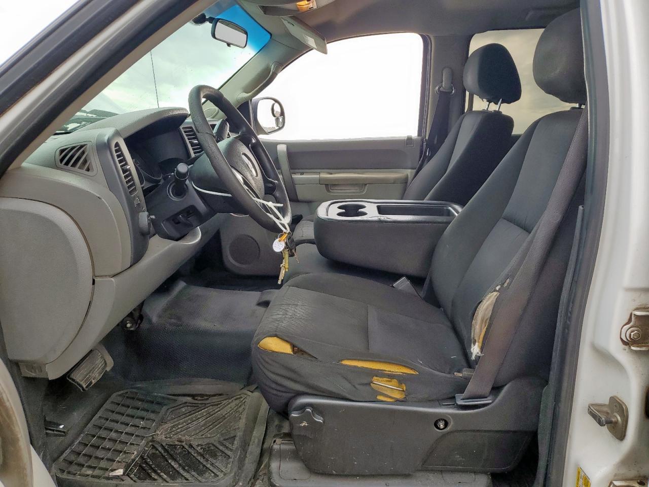 2011 Chevrolet Silverado C1500 - Image 7