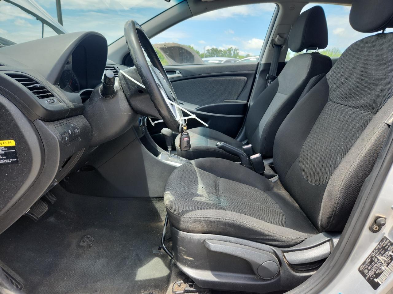 2012 Hyundai Accent Gls - Фото 7