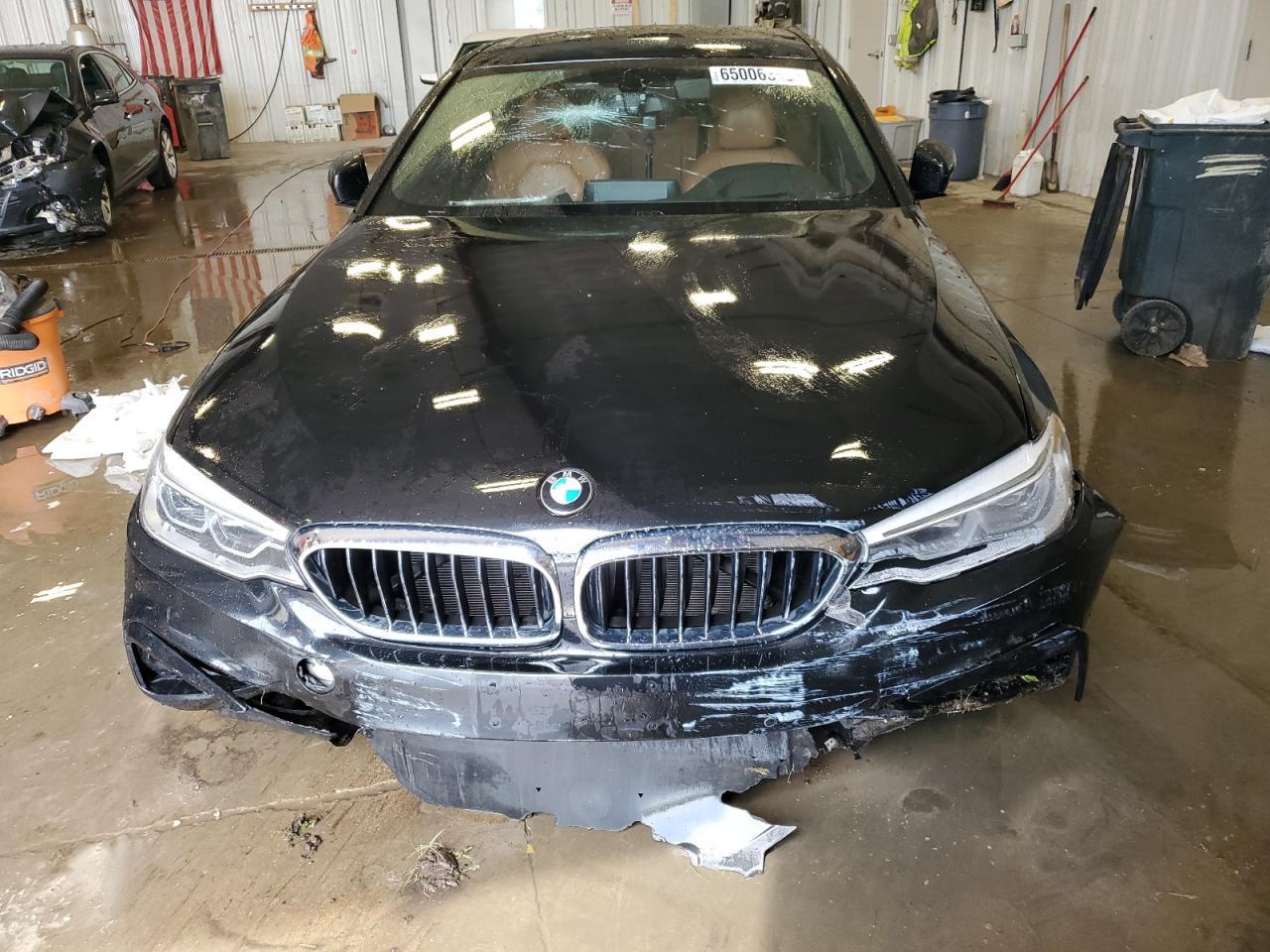 2017 BMW 530 Xi - Фото 5