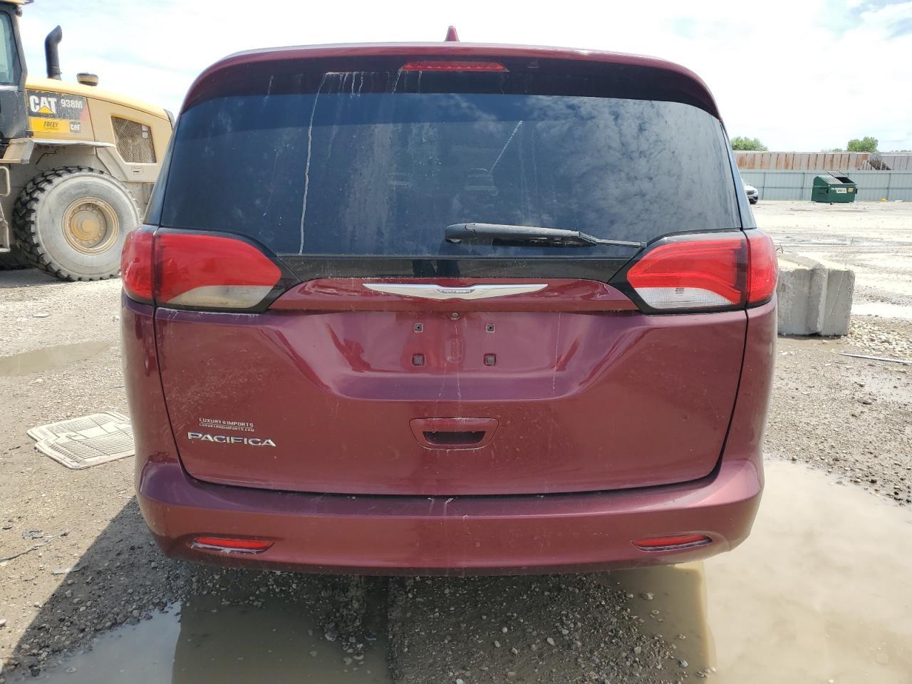 2017 Chrysler Pacifica Touring - Image 6