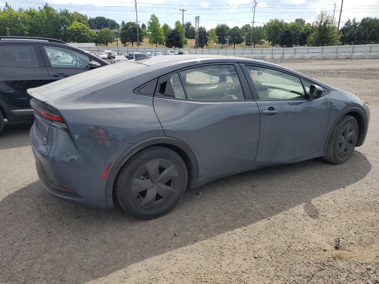 2023 Toyota Prius Le - Image 3