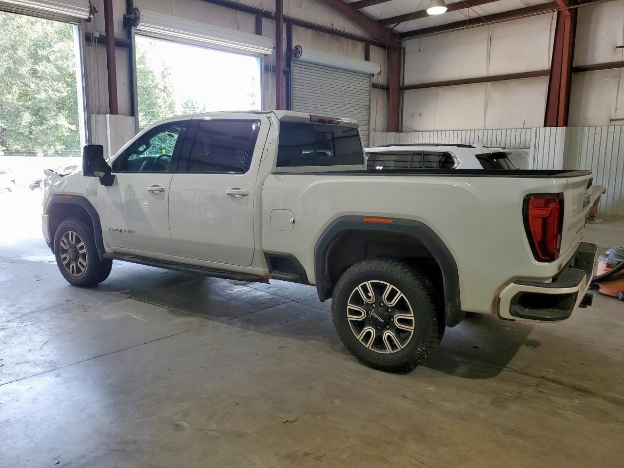 2022 GMC Sierra K2500 At4 - Image 2