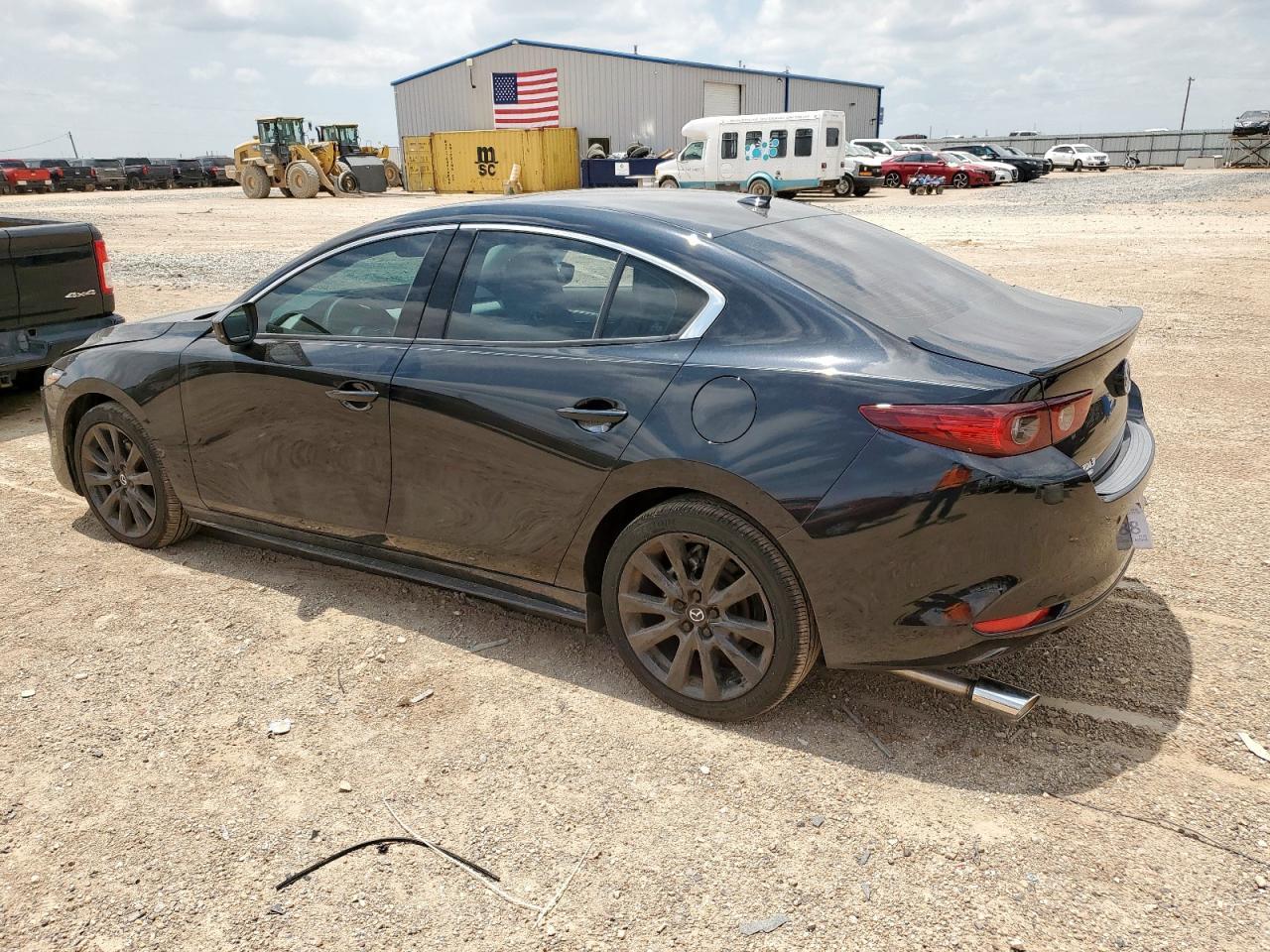 2025 Mazda 3 Premium Plus - Фото 2