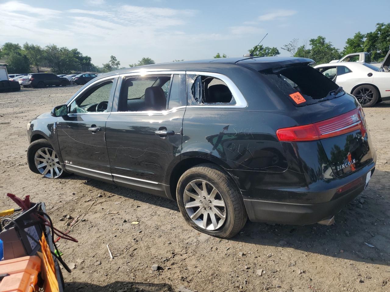 2013 Lincoln Mkt - Фото 2