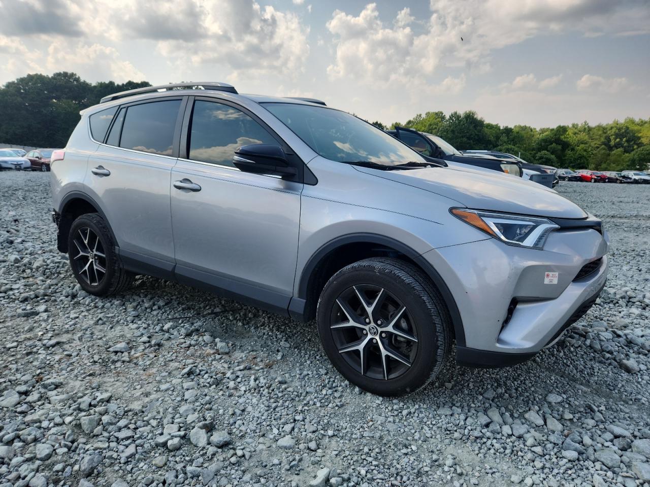 2018 Toyota Rav4 Se - Image 4