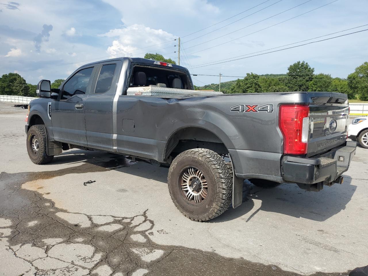 2017 Ford F250 Super Duty - Image 2