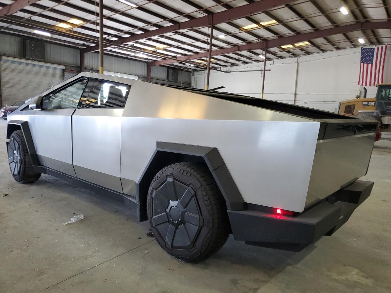 2024 Tesla Cybertruck - Image 2