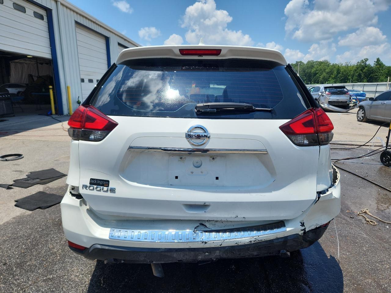 2017 Nissan Rogue S - Image 6