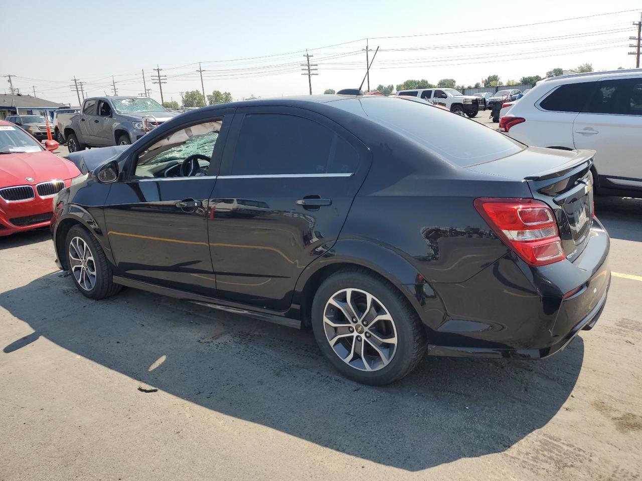 2017 Chevrolet Sonic Lt - Фото 2